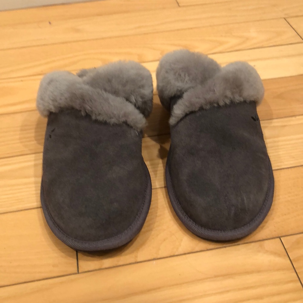 Kookaburra by ugg slipper, brand new